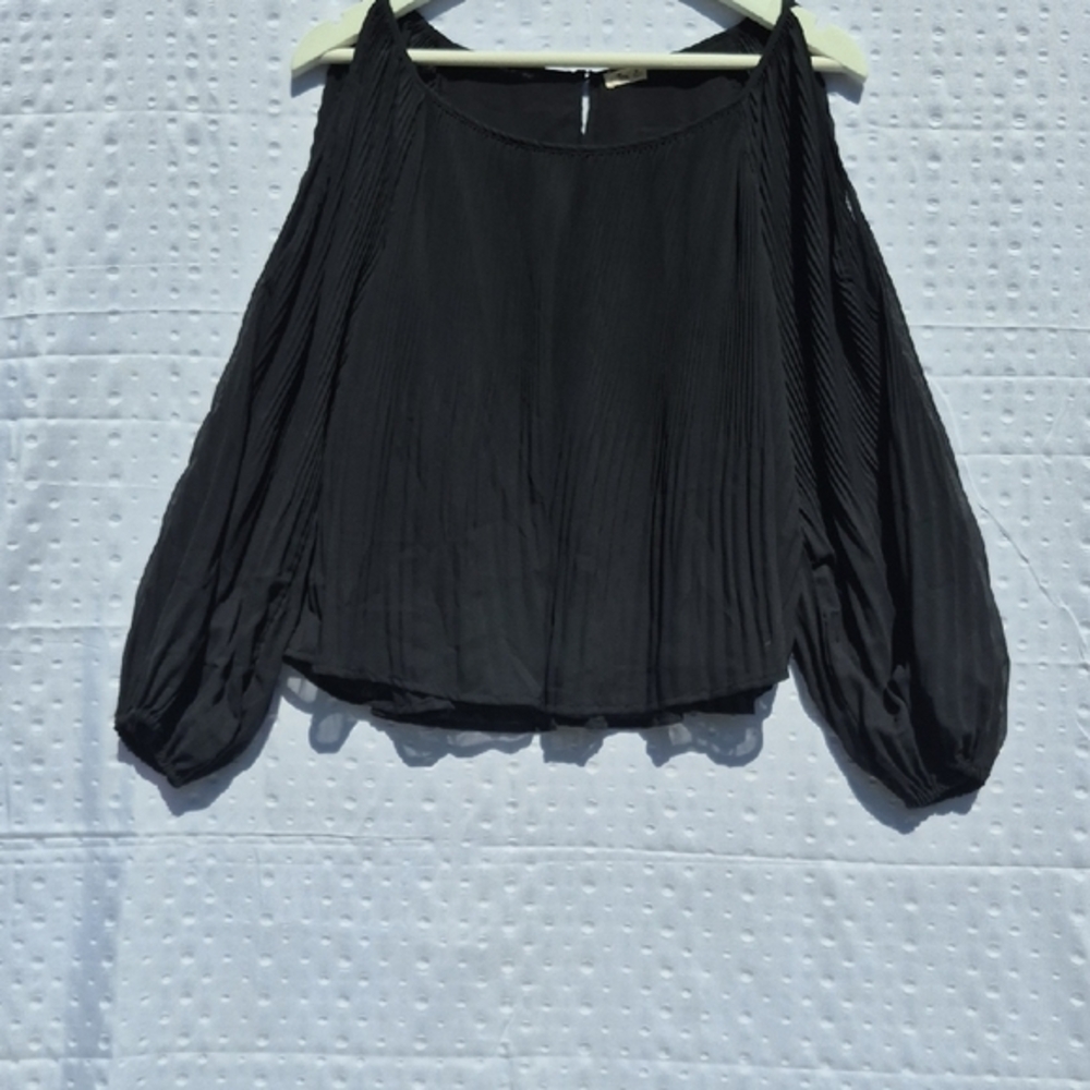 Hollister Women's Elegant Black Women's Blouse. Size M